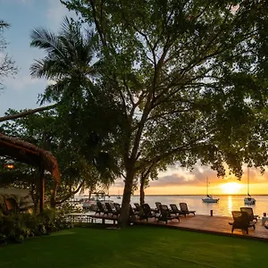 Casa Aakal Lagoon Front Bacalar